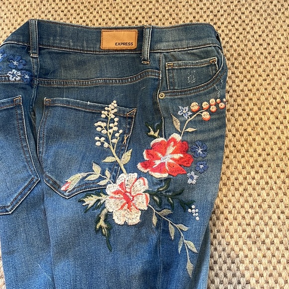 Express Floral Embroidered Skinny Jeans - Picture 7 of 7